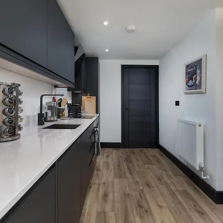 Luxury 2br Penthouse W Huge Deck Holiday home Scarborough